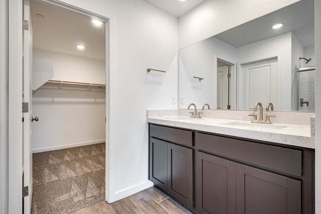 Building Photo - Sleek Contemporary Townhome with Open Layout in Prime Las Vegas Location