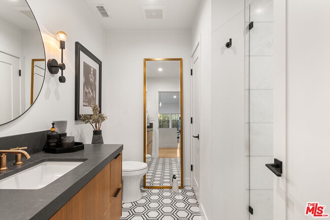 Building Photo - 3355 Alana Dr