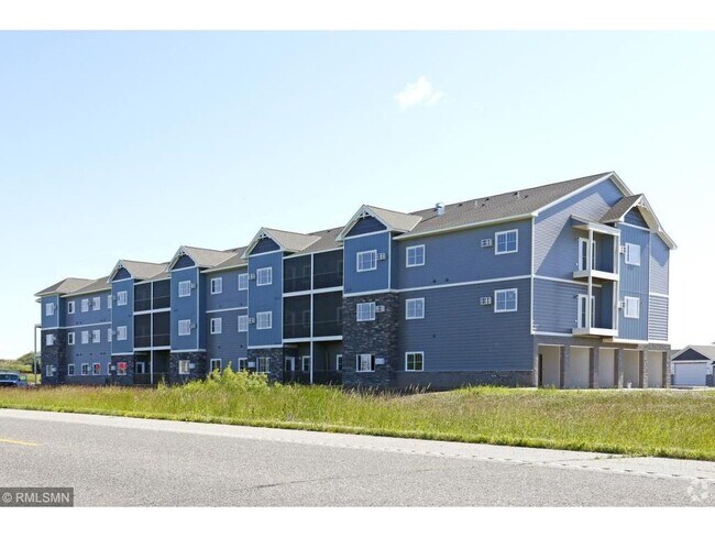 Building Photo - 3200 Old Stone Way NE