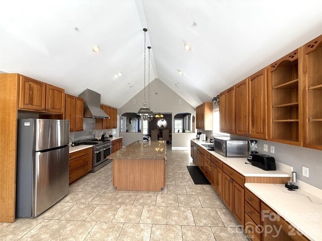 Building Photo - 14009 Thompson Rd