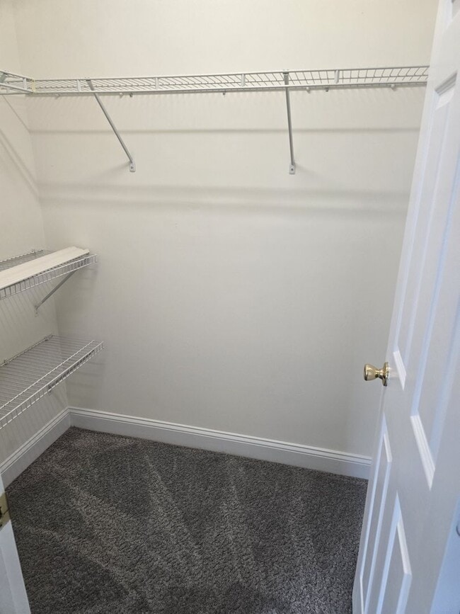 Building Photo - Spacious 4BR/2.5BA Home located in Berewick