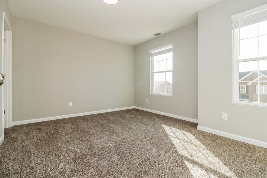 Building Photo - 261 Addy Ln