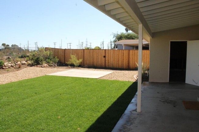 Building Photo - 3Bed/2Bath -Serra Mesa ~ Root St.