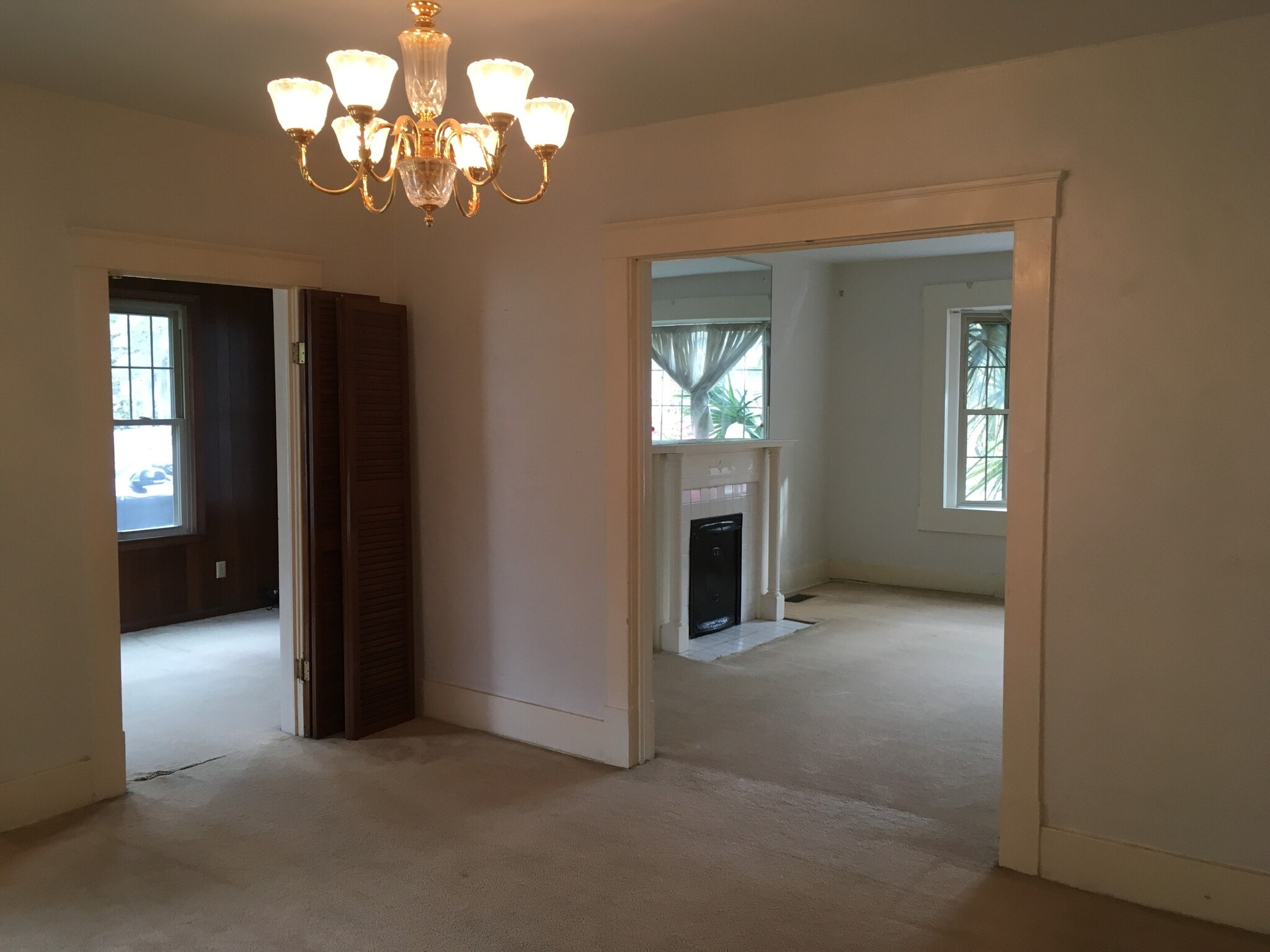 Dining Room with connection to 1st Floor Sunroom and Living Room - 816 Maupas Ave