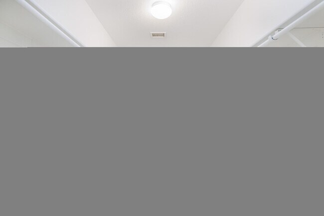 Building Photo - 7500 E Deer Valley Rd