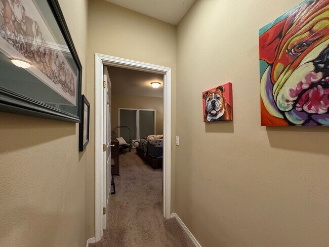 Building Photo - 3 Bedroom, 3 Bathroom House - Walking distance to the beach
