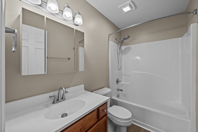 Building Photo - 208 Jessie Cir