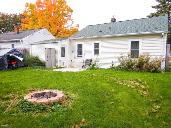 Building Photo - 1 br, 1 bath House - 552 Proulx Street