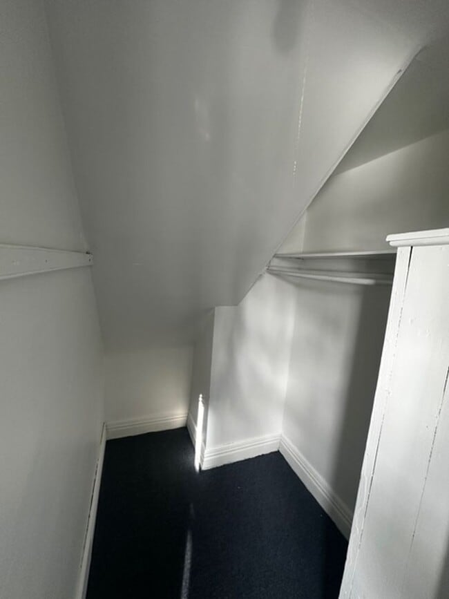 Building Photo - 97 Glendale Park