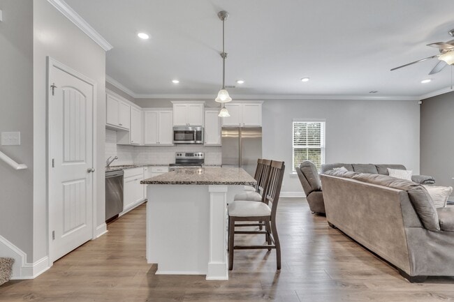 Building Photo - 174 Horizon Ln