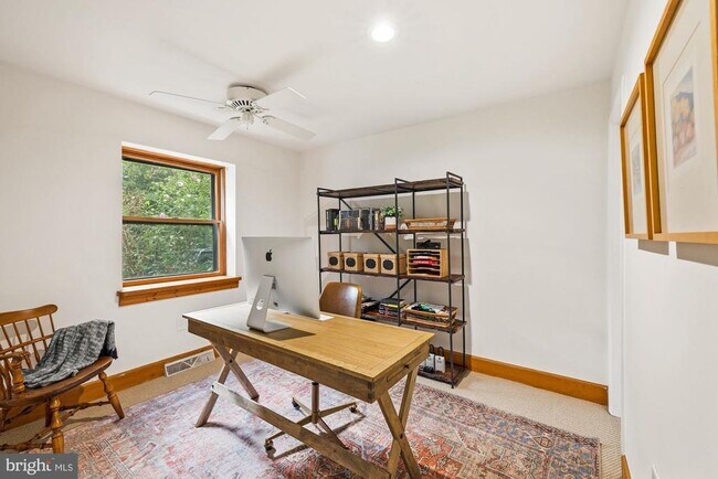 Building Photo - 35299 Snickersville Turnpike