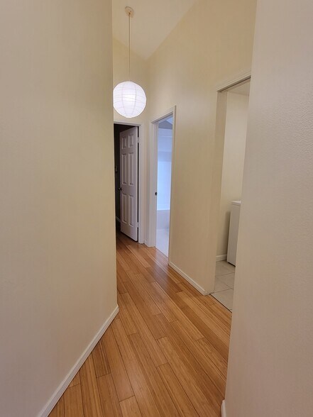 Building Photo - 9506 Sand Point Way NE