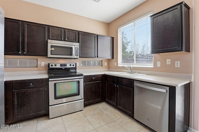 Building Photo - 11433 W Yavapai St