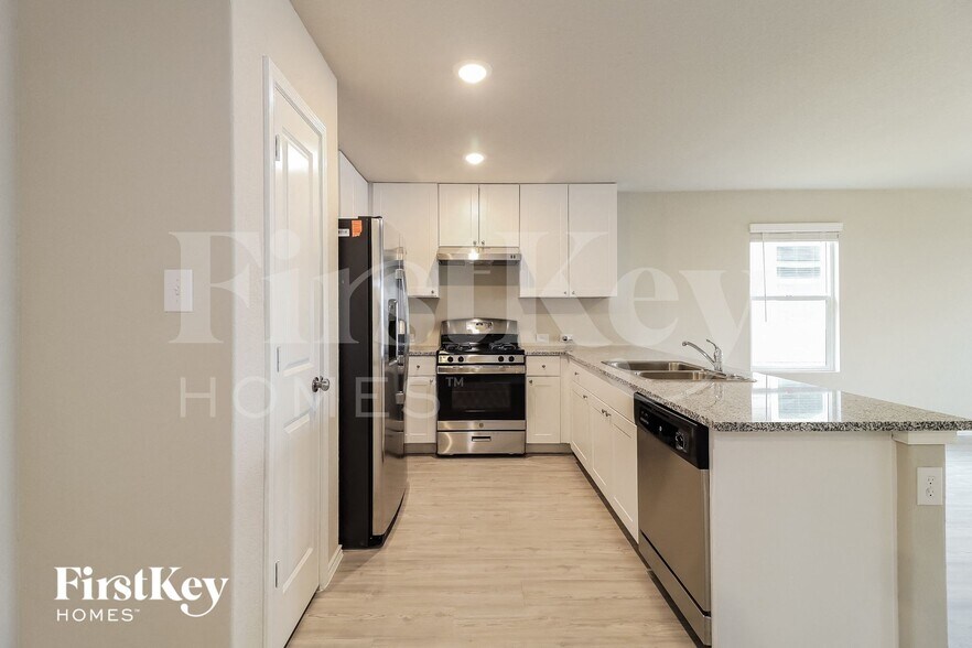 Building Photo - 13124 Thyme Wy