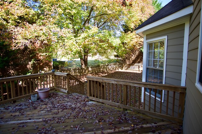 Building Photo - Dunwoody Living at Its Best – Spacious 4BR...