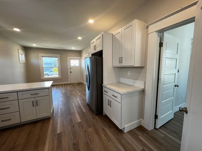 Building Photo - Beautiful 2-Bedroom House with Yard