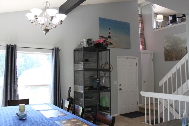 Building Photo - 7155 Delmonico Dr
