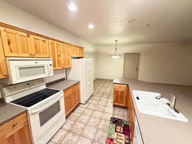 Building Photo - 1255 Wolf Hollow Ln