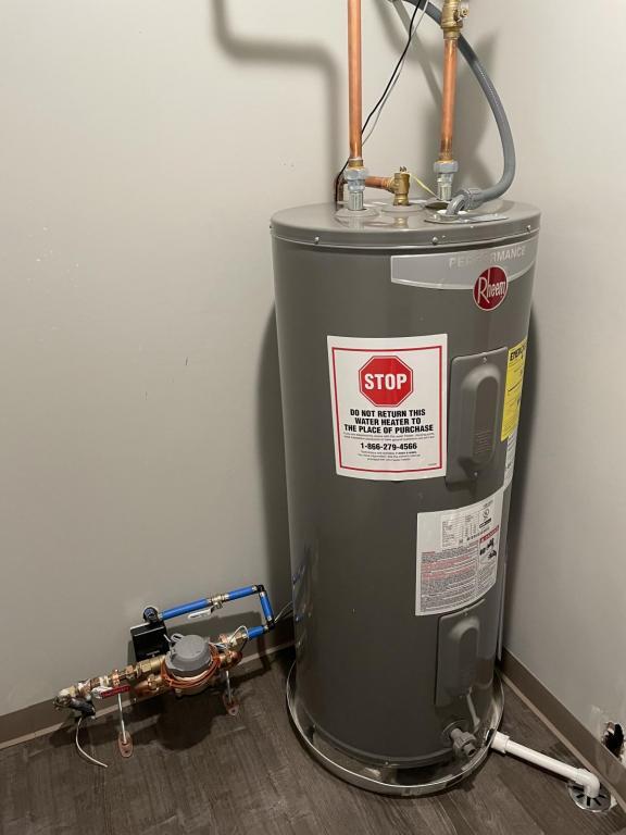 Building Photo - 440 Parker Street