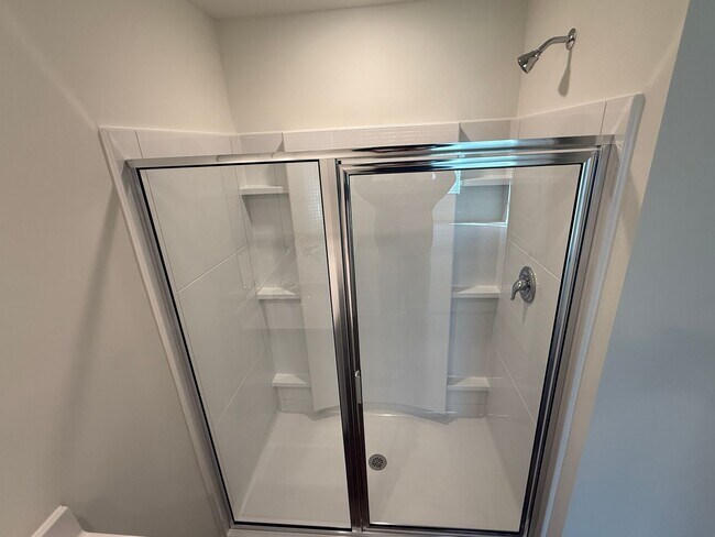 Building Photo - Caffee sub-division, very close to Mercedes plant, one level 4 Bedroom/2 Bath 1774 sqft