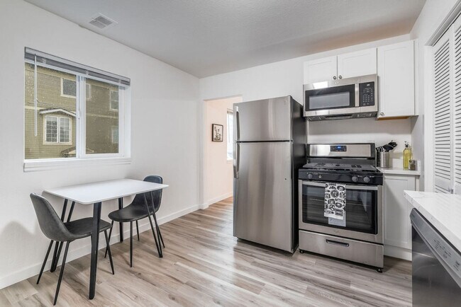 Building Photo - 1816 S G St