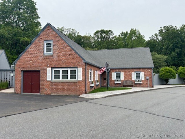Building Photo - 144 Roberton Crossing