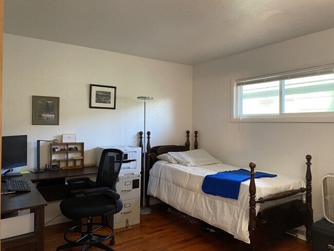 Building Photo - 1724-1726 Morningside Dr