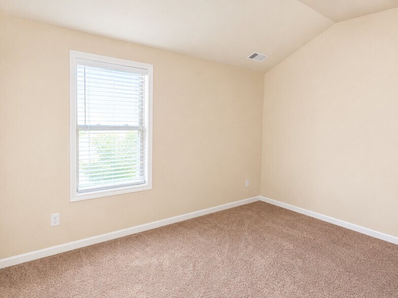 Building Photo - 107 Truman Ct