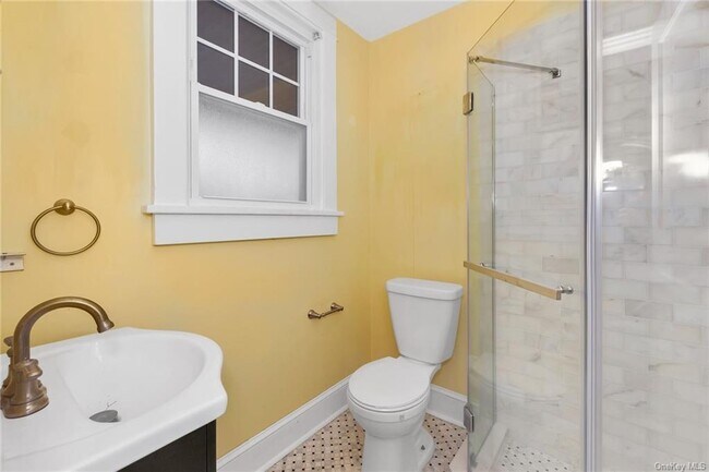 Building Photo - 60 Highview Ave