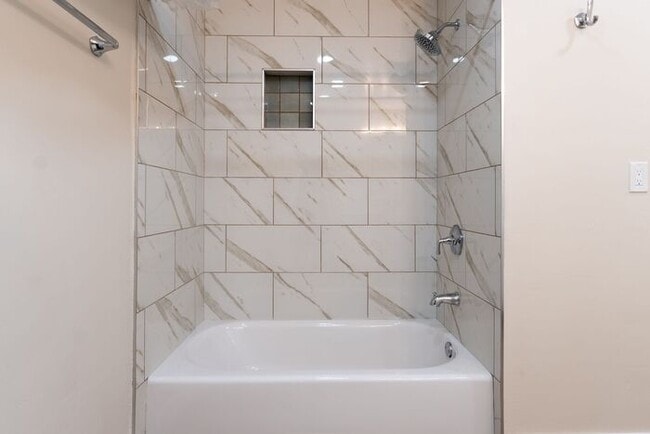Building Photo - Thoughtfully Updated 2 bedroom Home in Pacific Grove
