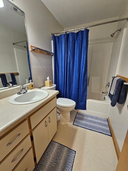 Building Photo - 1502 Emerald Lake Cir