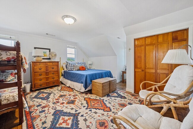 Building Photo - 256 Pioneer Loop