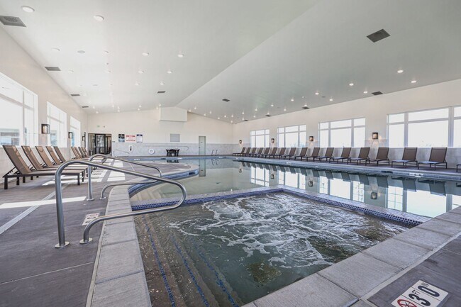 Building Photo - 3 bed, 2.5 bath Summerfield Townhome found in Rexburg!