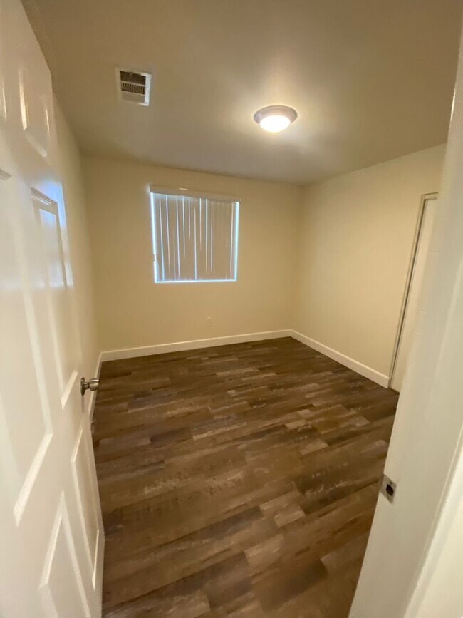 Building Photo - 23(1456,1458)