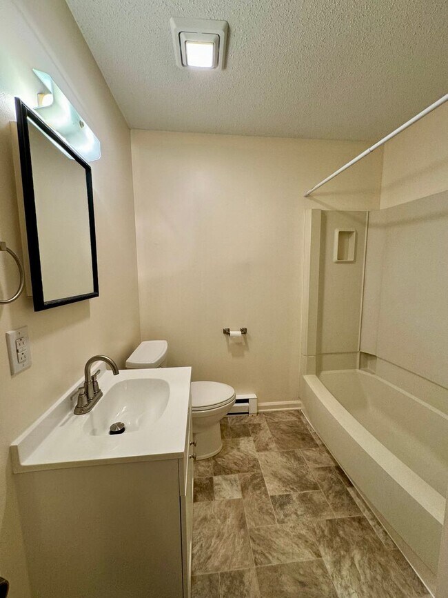 Building Photo - Duplex for Rent in Penn Laird