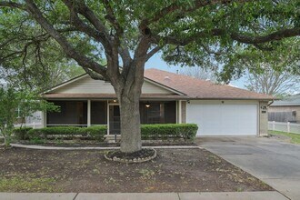 Building Photo - 1300 Leah Ln