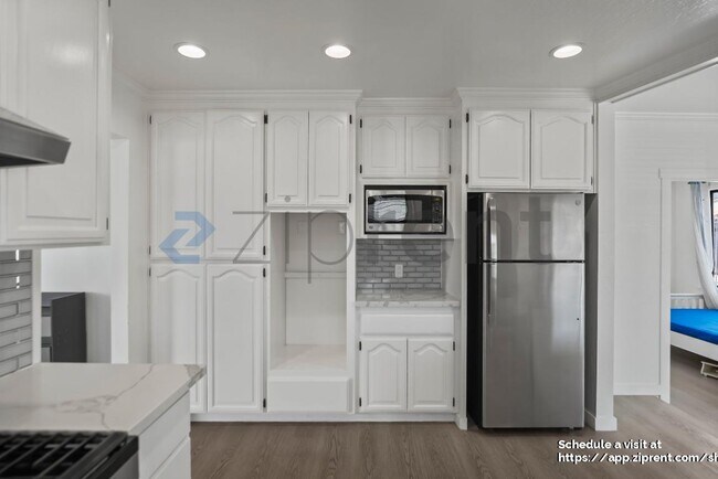 Building Photo - 21623 Baywood Ave