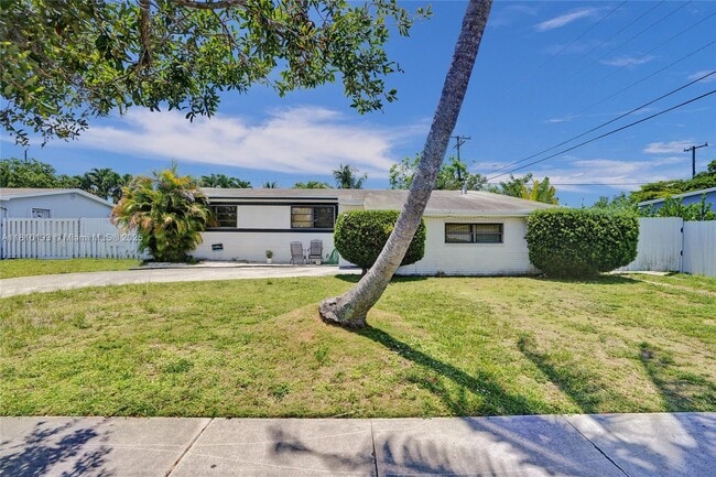 Building Photo - 9910 Bahama Dr