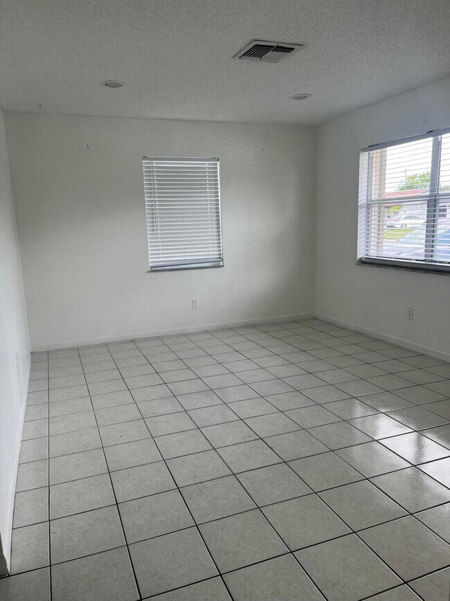 Building Photo - 4609 Pruden Blvd