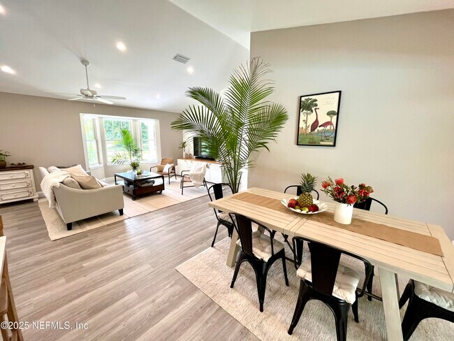 Building Photo - 2312 Plantation Lake Dr