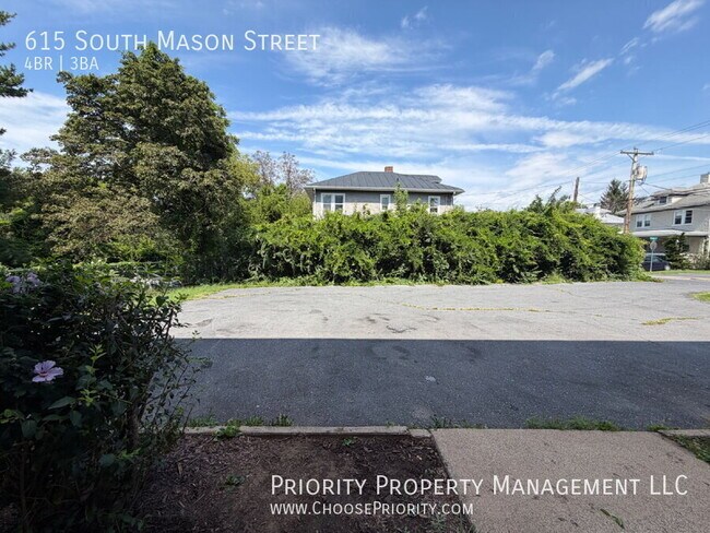 Building Photo - 615 S Mason St