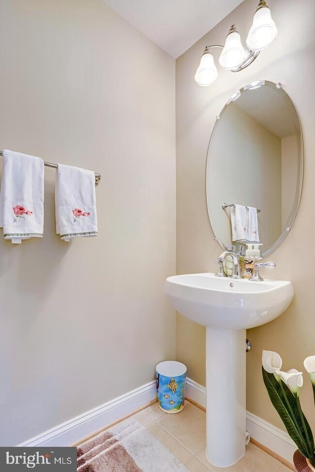 Building Photo - 47571 Royal Burnham Terrace