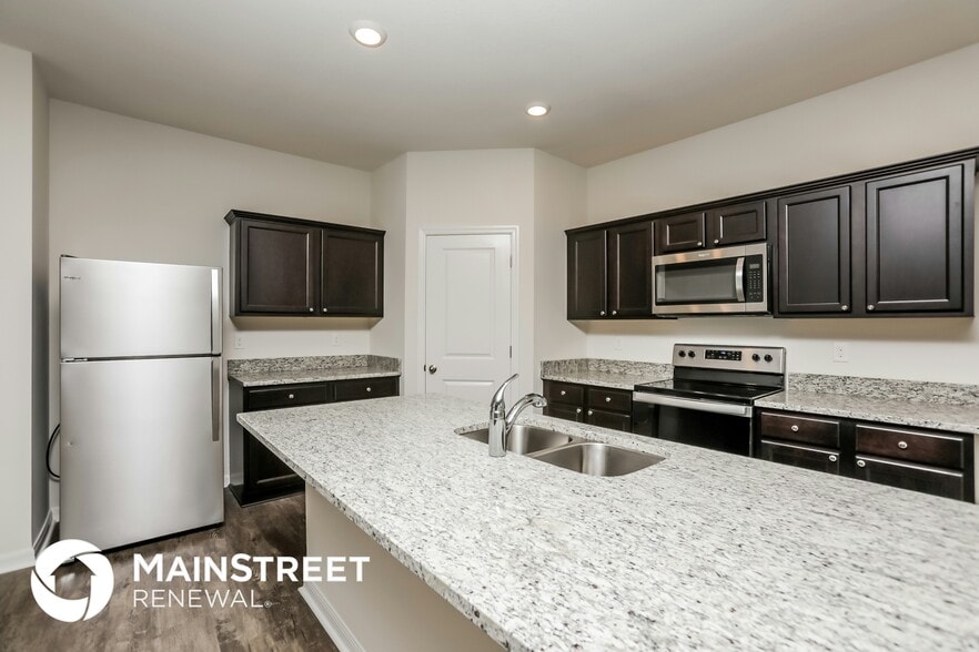 Building Photo - 2847 Neverland Dr