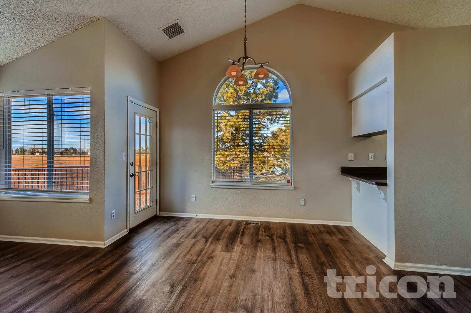 Building Photo - 995 Cobblestone Dr