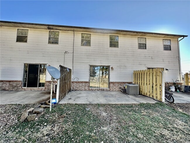 Building Photo - 1244 SW Elm Tree Rd