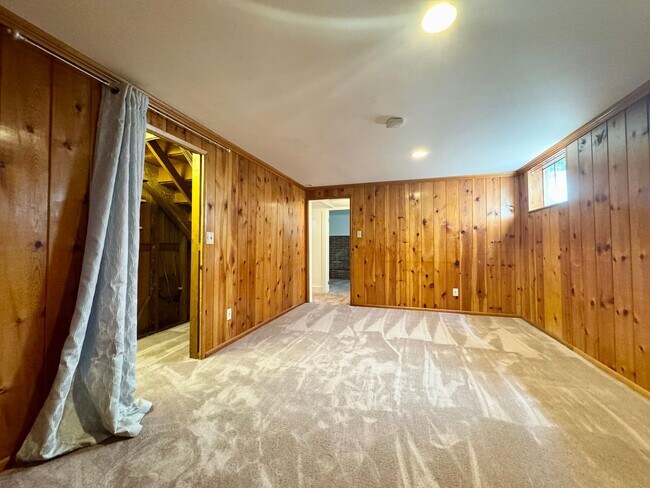 Building Photo - Phinney Ridge Home