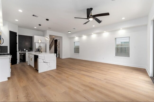 Building Photo - 4121 Shelby Cir