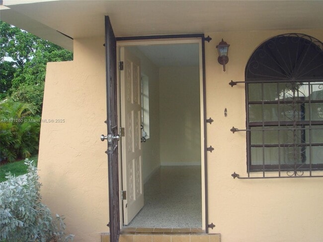 Building Photo - 1129 SW 11th Ave