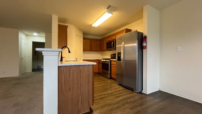 Building Photo - 162 Challenger