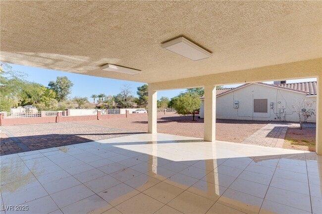 Building Photo - 2121 Rosanna St